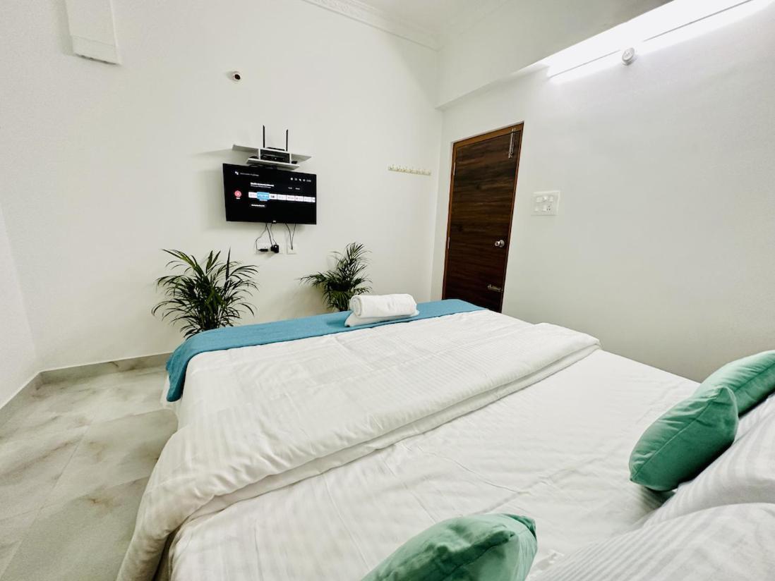 Tirupati Homestay - Shilparamam - Luxury Ac Apartments By Stayflexi - Fast Wifi, Kitchen, Android Tv - Walk To Ps4 Pure Veg Restaurant - Easy Access To Airport, Railway Station And To All Temples Esterno foto